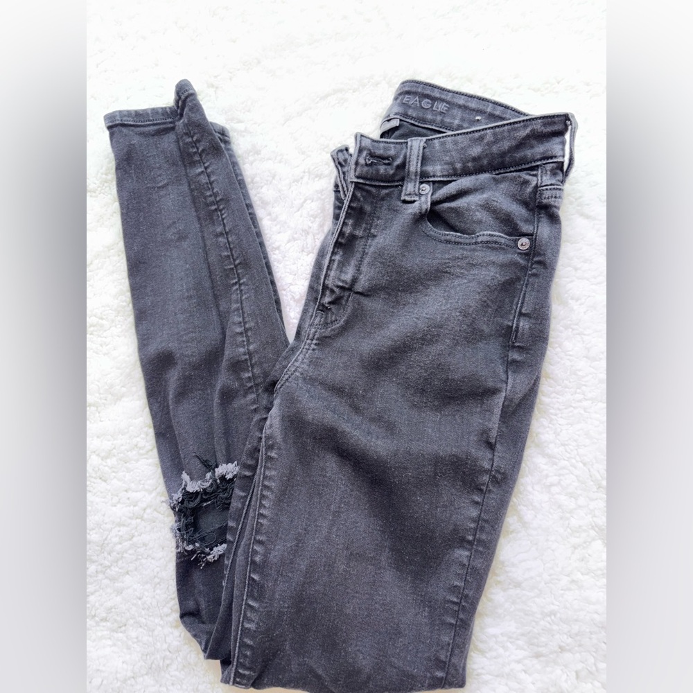 American Eagle Outfitters Women's Black Ripped Skinny Jeans